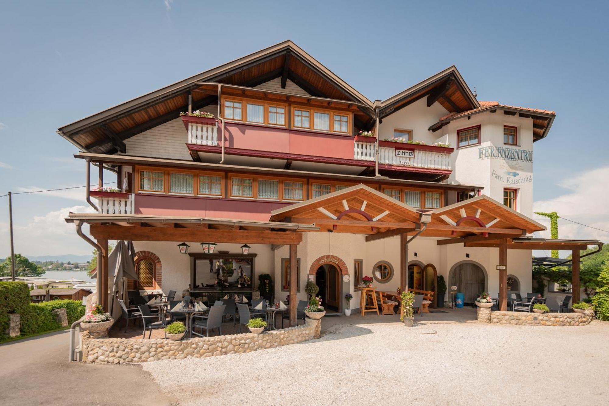 Seegasthof Katschnig Gmbh ウンテーブルク・アム・クロッパイナー・ゼー エクステリア 写真
